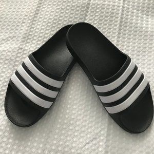 Adilette Boost Slides